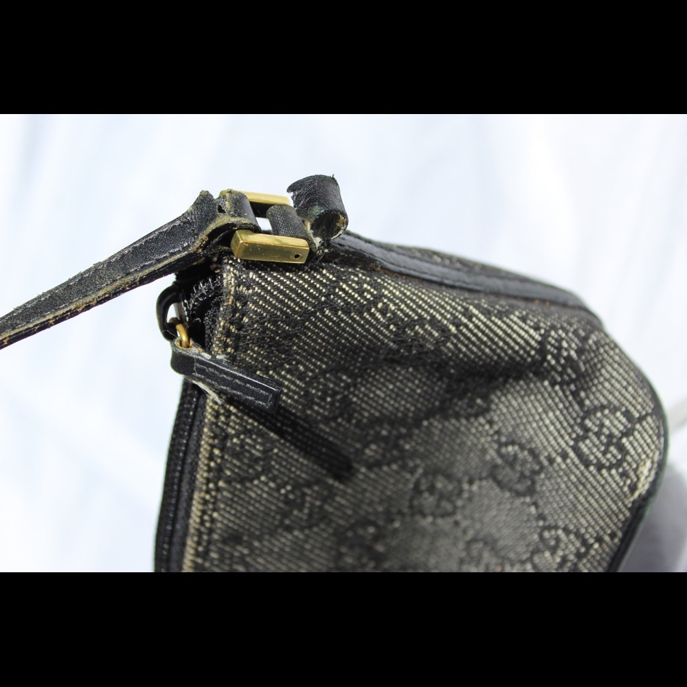 Authentic 90s Vintage Gucci Pochette Shoulder Bag - Picture 7 of 8